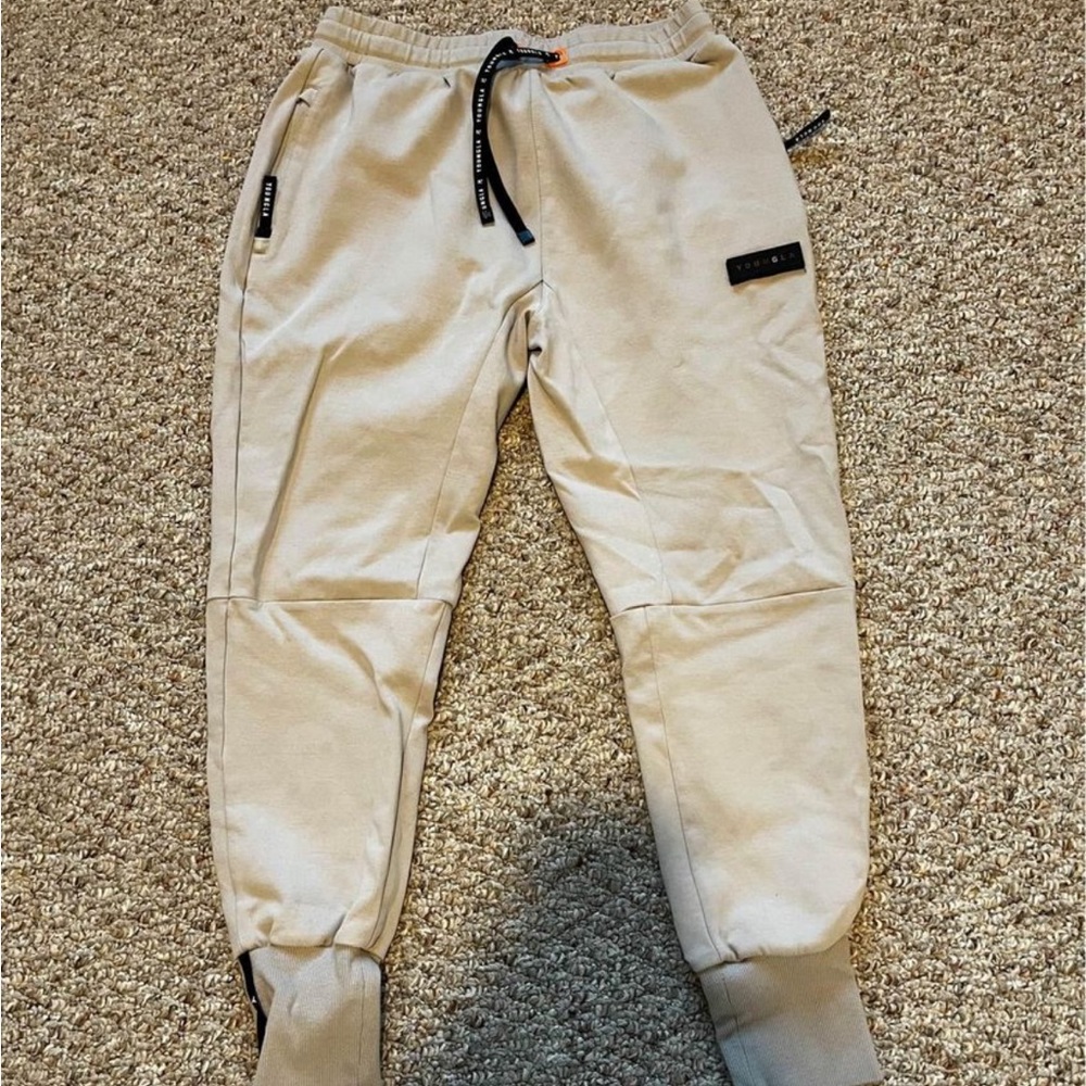Young La joggers basically new only worn twice
